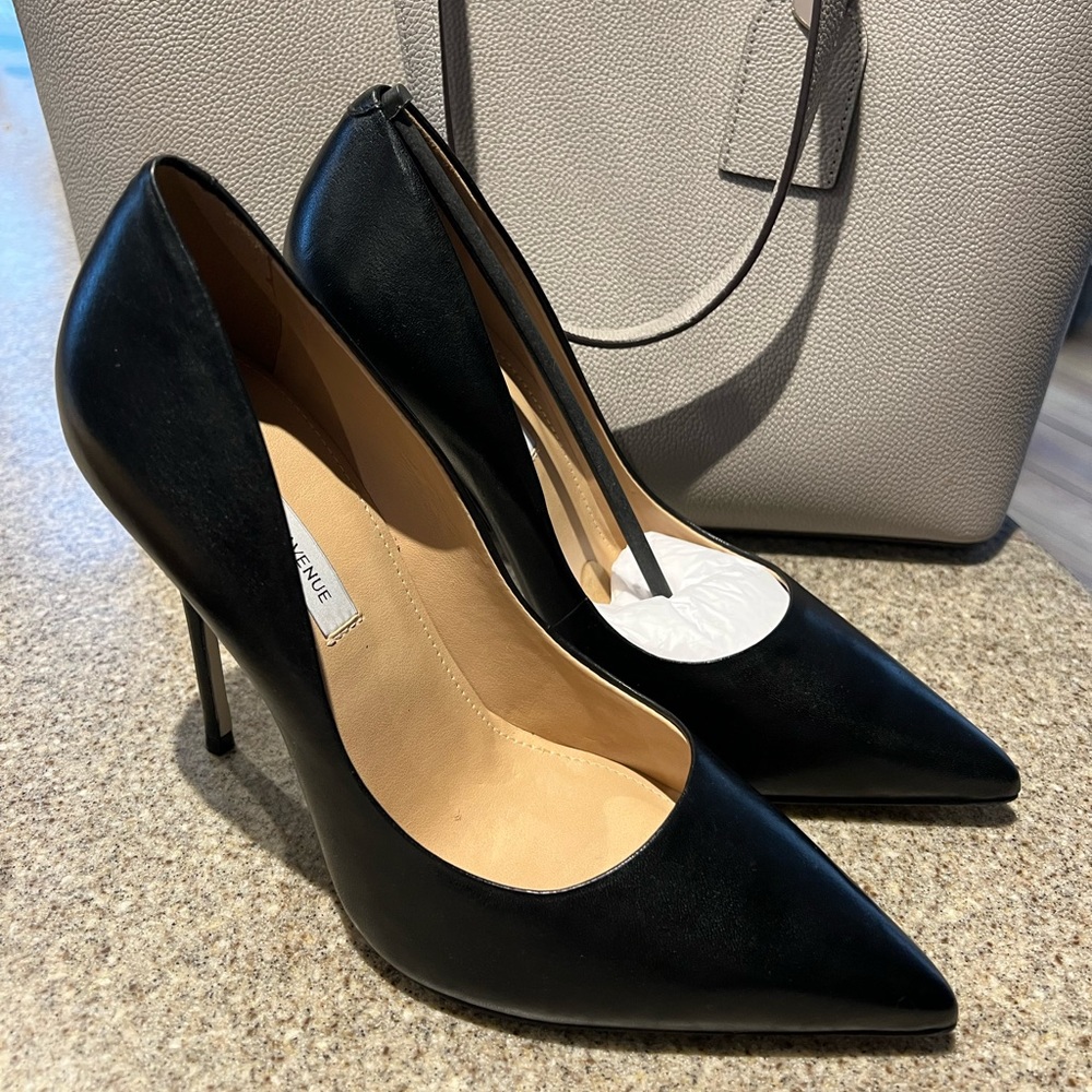 Black Leather Saks Fifth Avenue Pumps